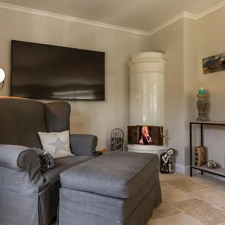 Auf Dem Priel 8a, Dhh